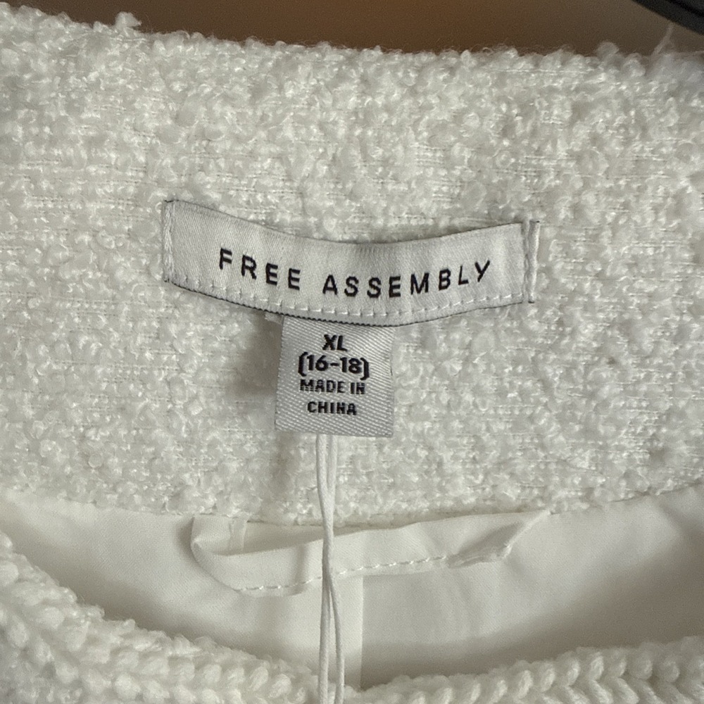 Free Assembly LS Crew Neck Boucle Jacket  XL White Interview Outfit Boss Babe - Picture 3 of 9